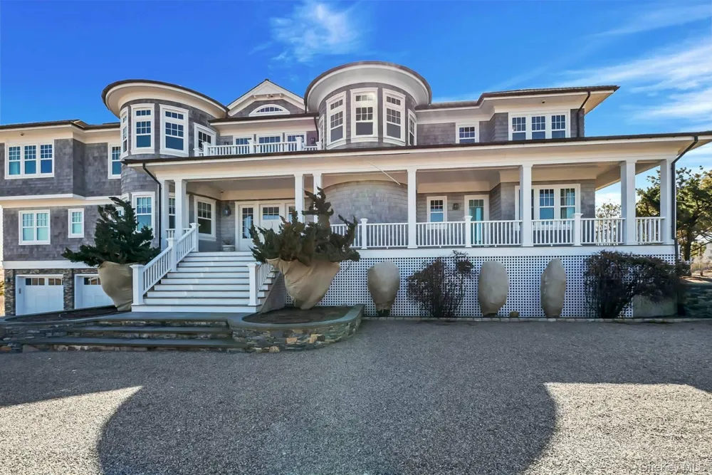 19 Dune Road Road East Quogue, NY 11942