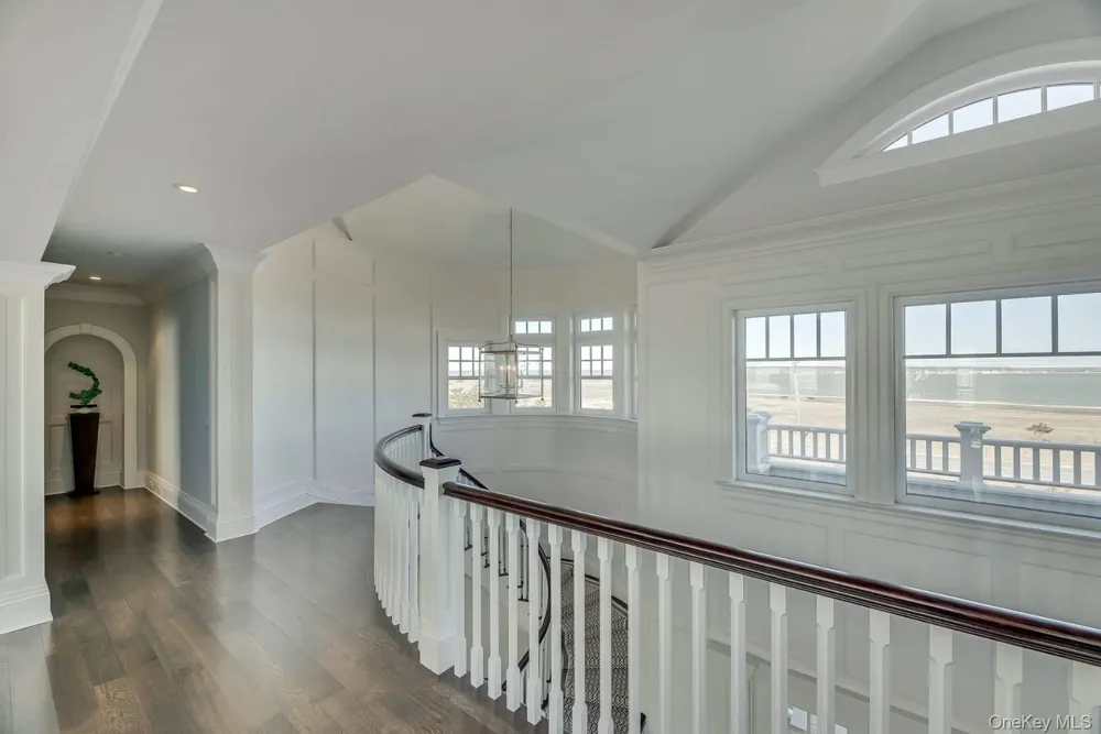 19 Dune Road Road East Quogue, NY 11942