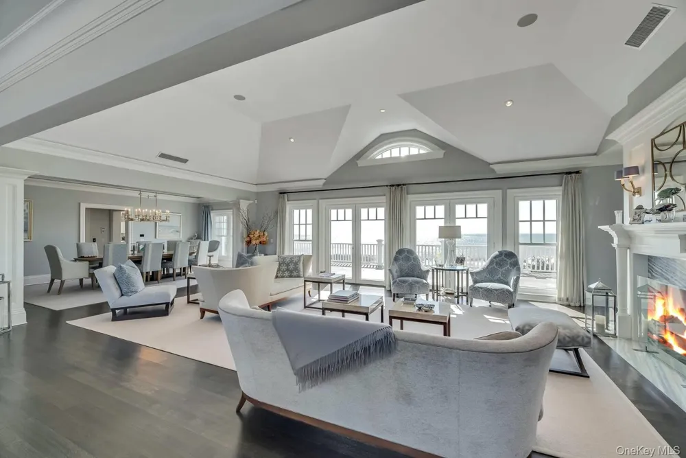 19 Dune Road Road East Quogue, NY 11942