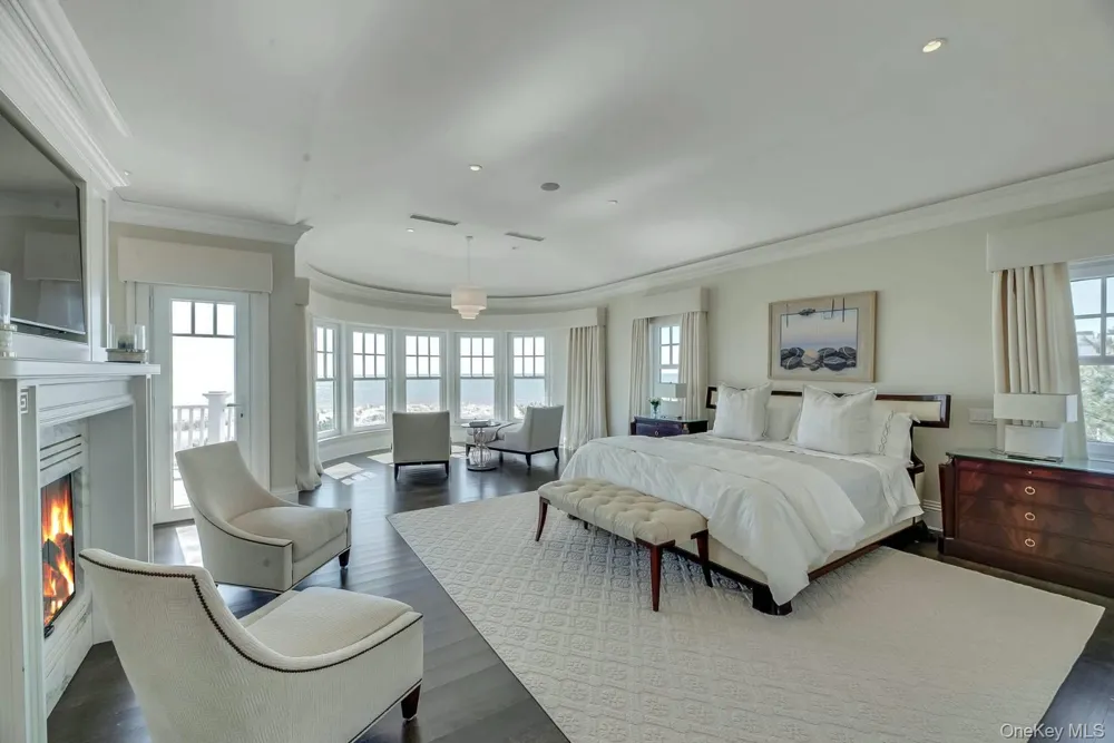 19 Dune Road Road East Quogue, NY 11942