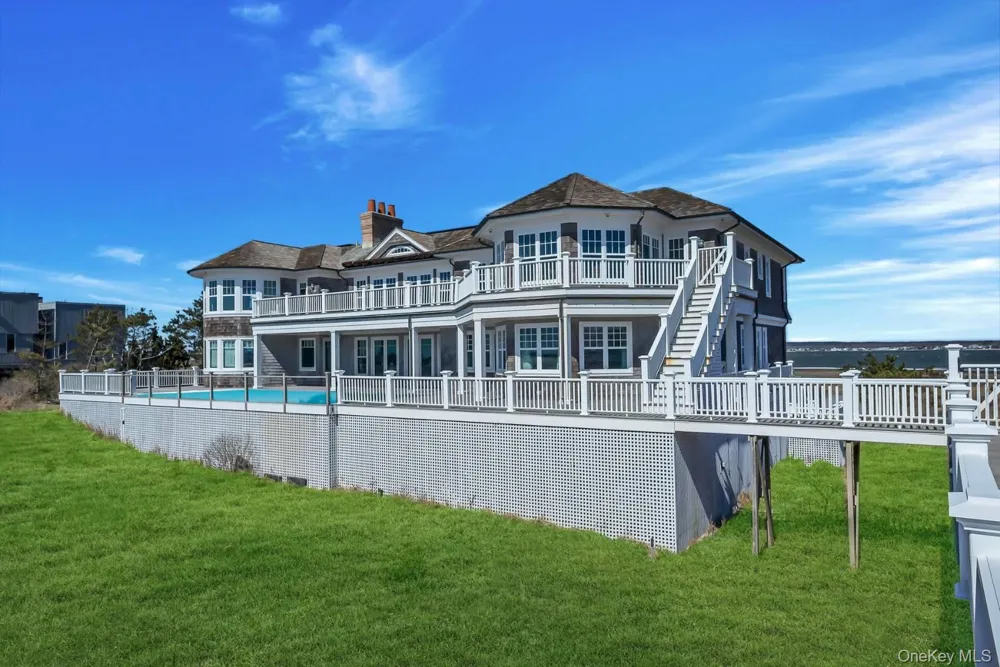 19 Dune Road Road East Quogue, NY 11942