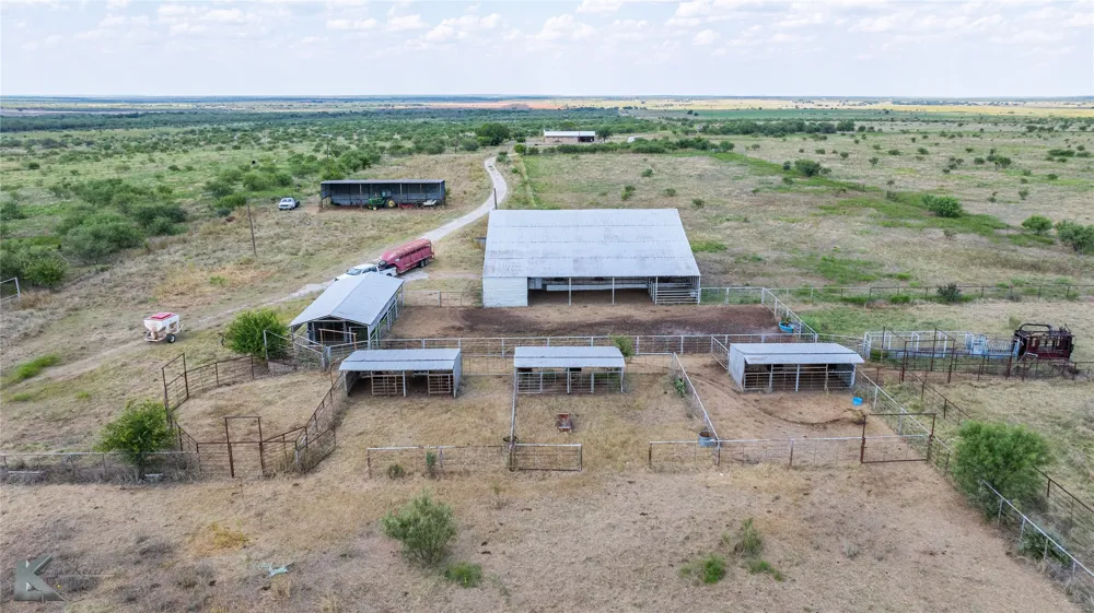 1208 County Road 304 Throckmorton, TX 76843