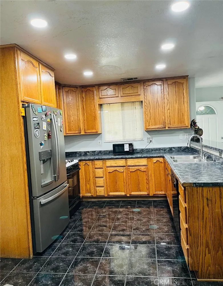 505 Mount Everest Modesto, CA 95358