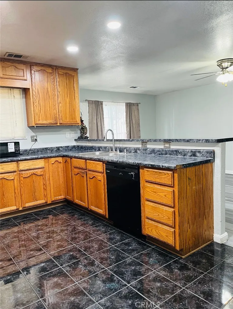 505 Mount Everest Modesto, CA 95358