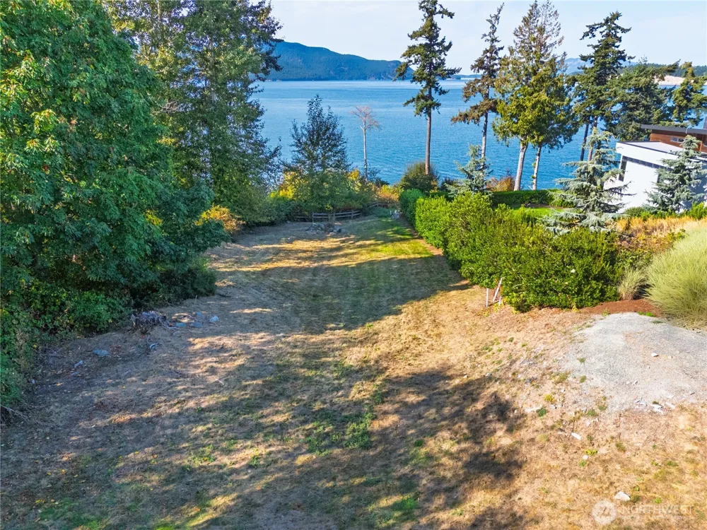 3820 Leeward Lane Anacortes, WA 98221
