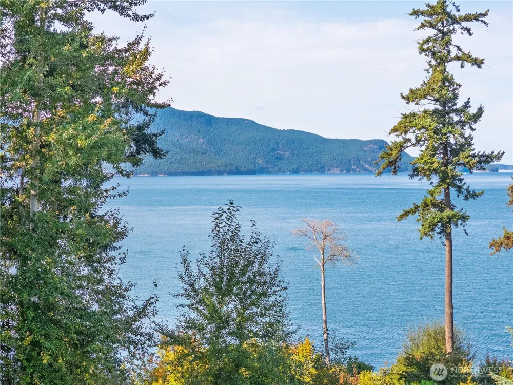 3820 Leeward Lane Anacortes, WA 98221