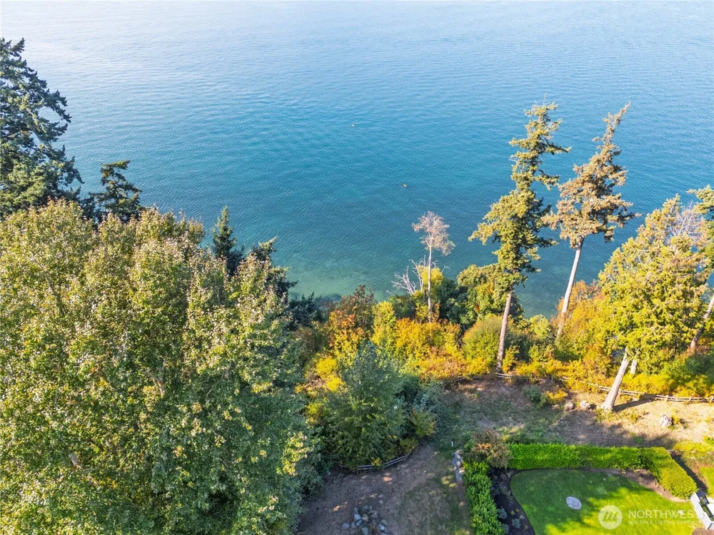 3820 Leeward Lane Anacortes, WA 98221