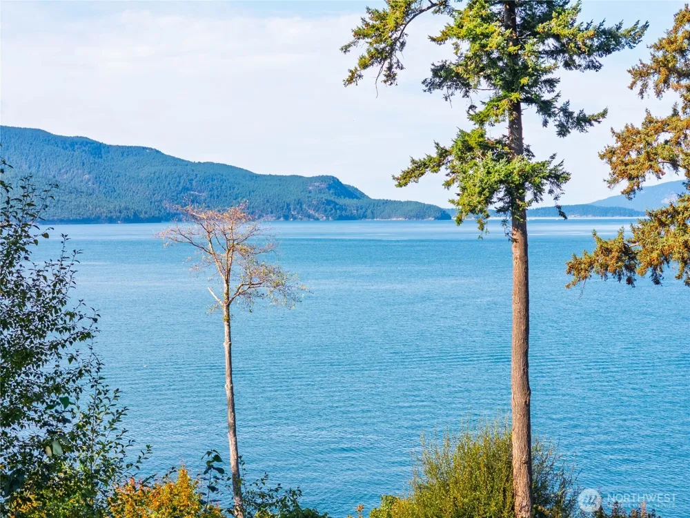 3820 Leeward Lane Anacortes, WA 98221