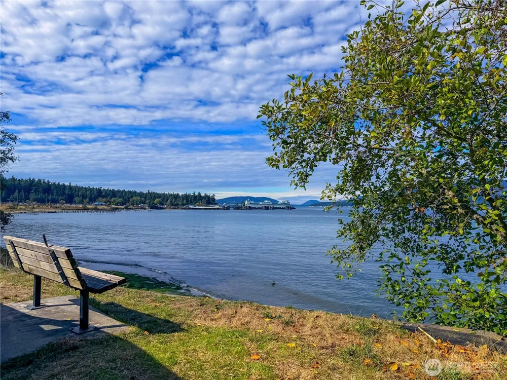 3820 Leeward Lane Anacortes, WA 98221