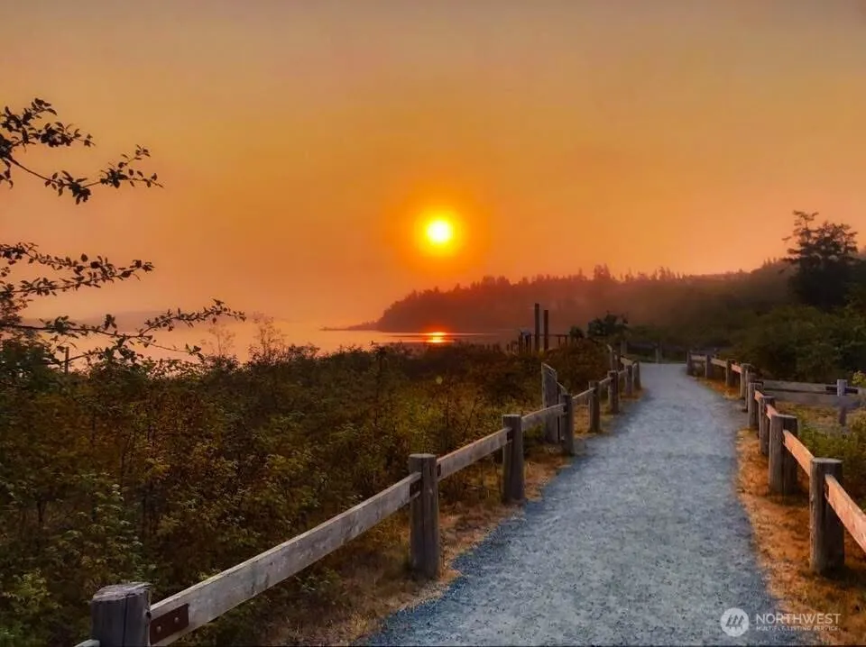 3820 Leeward Lane Anacortes, WA 98221