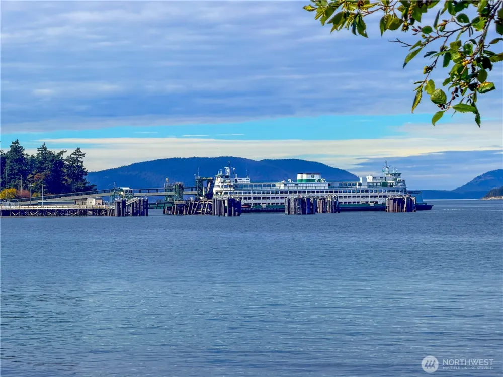 3820 Leeward Lane Anacortes, WA 98221