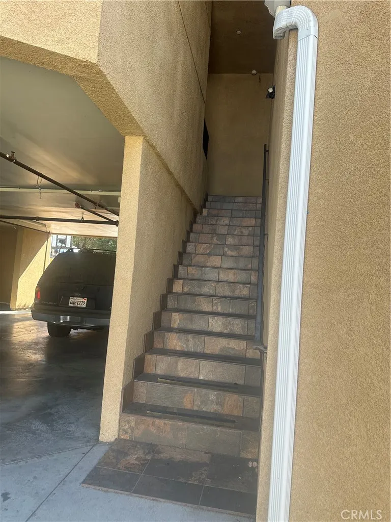 14233 Tiara Street #3 Sherman Oaks, CA 91401