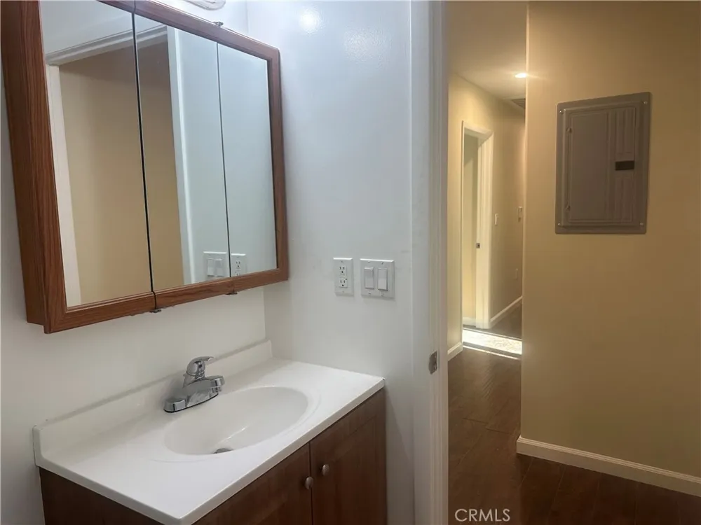 14233 Tiara Street #3 Sherman Oaks, CA 91401
