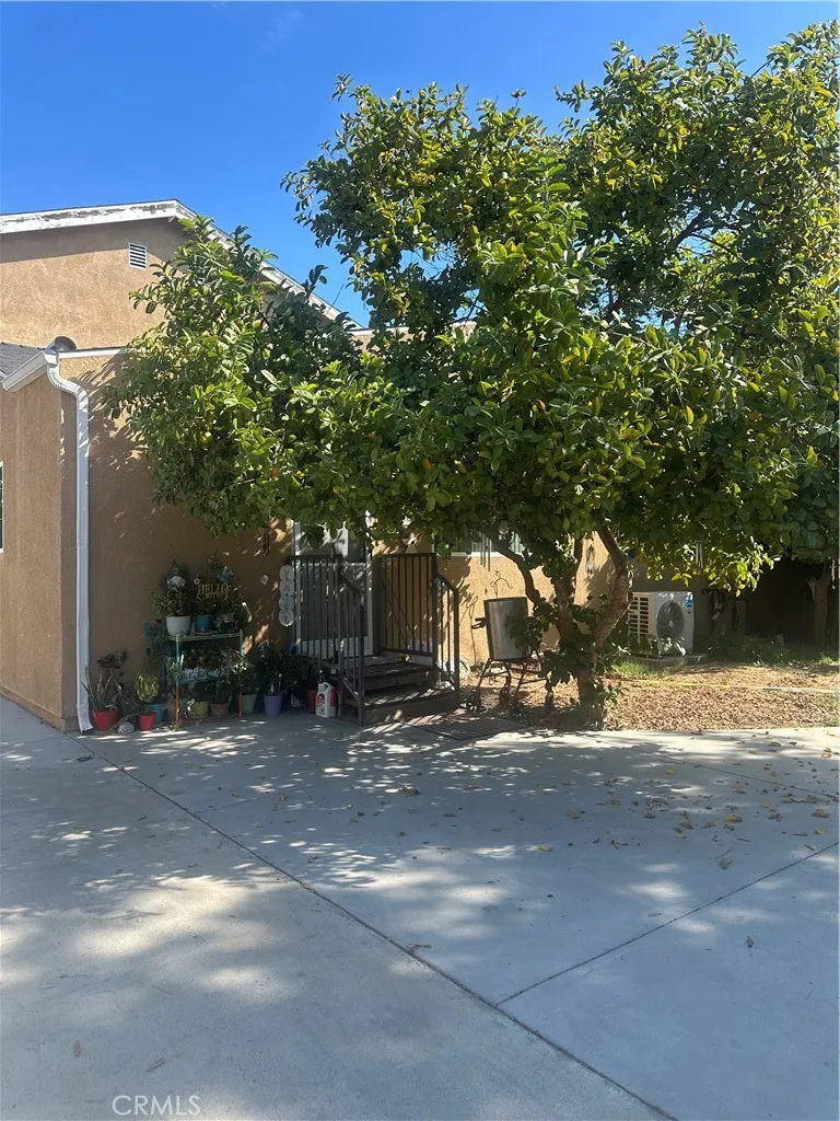 14233 Tiara Street #3 Sherman Oaks, CA 91401