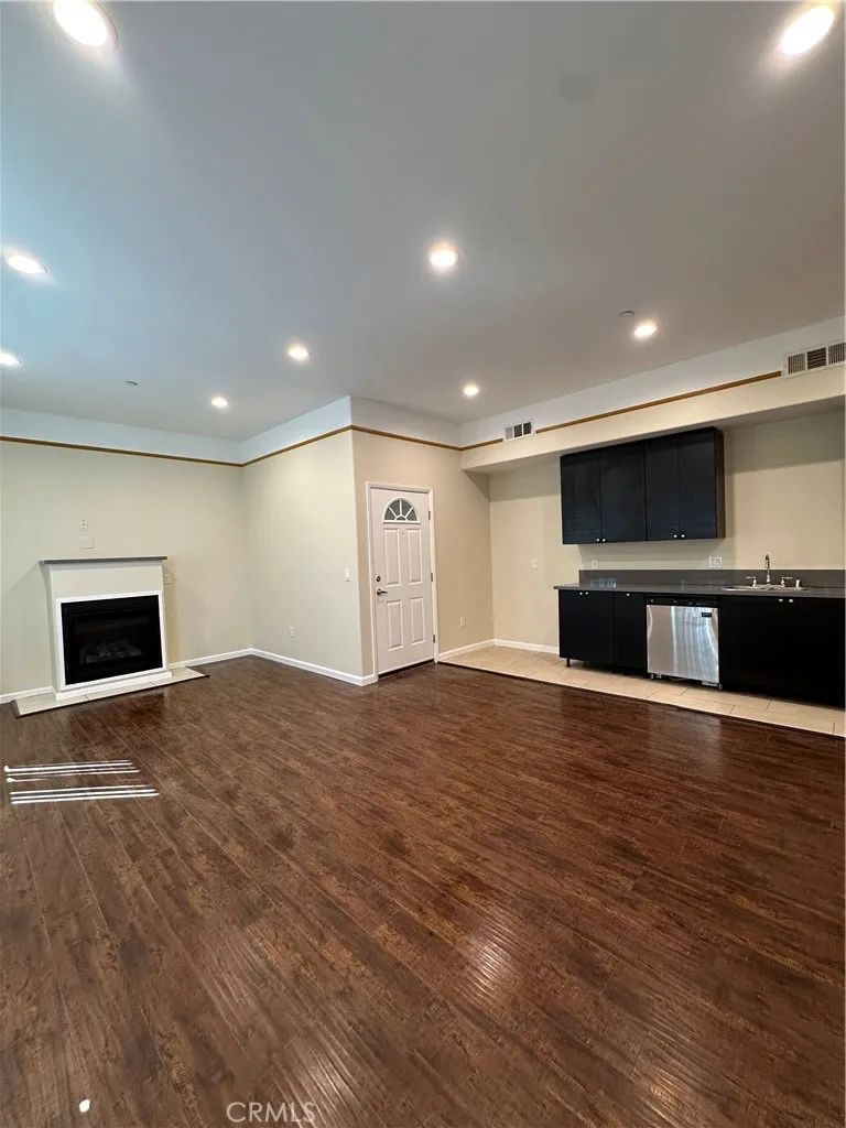 14233 Tiara Street #3 Sherman Oaks, CA 91401