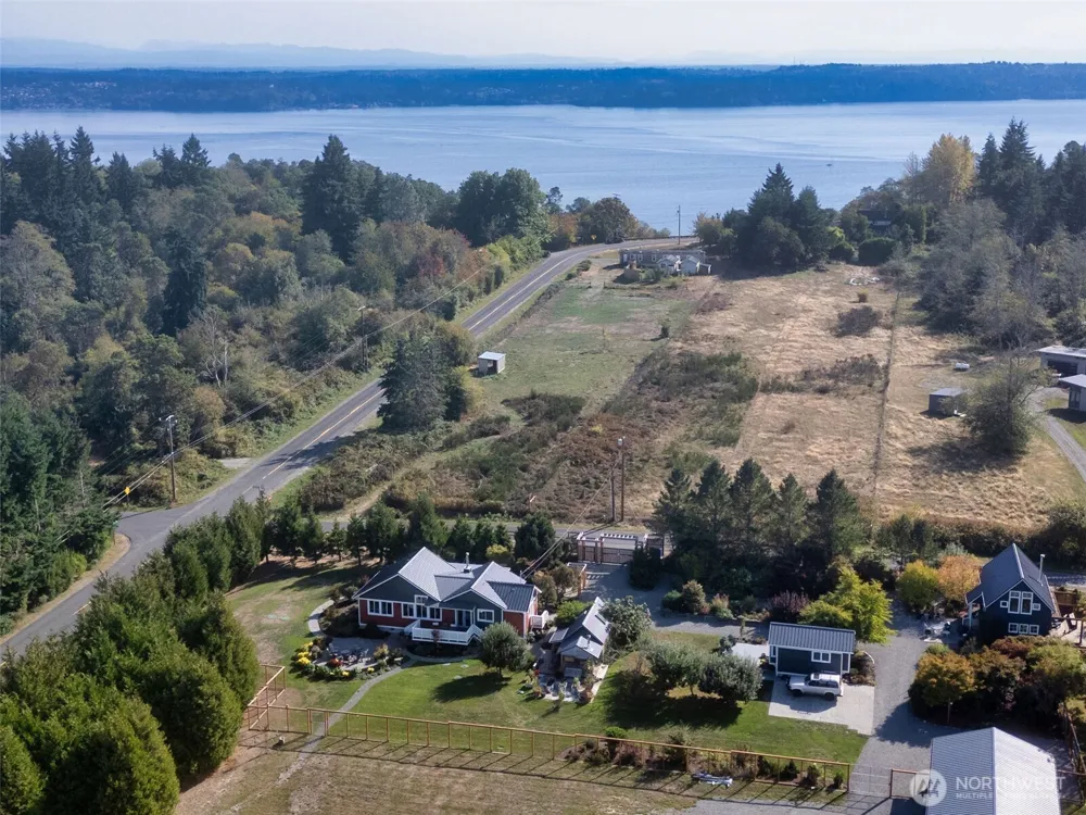24525 59th Avenue SW Vashon, WA 98070