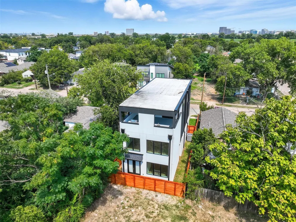 1906 Leath Street Dallas, TX 75212