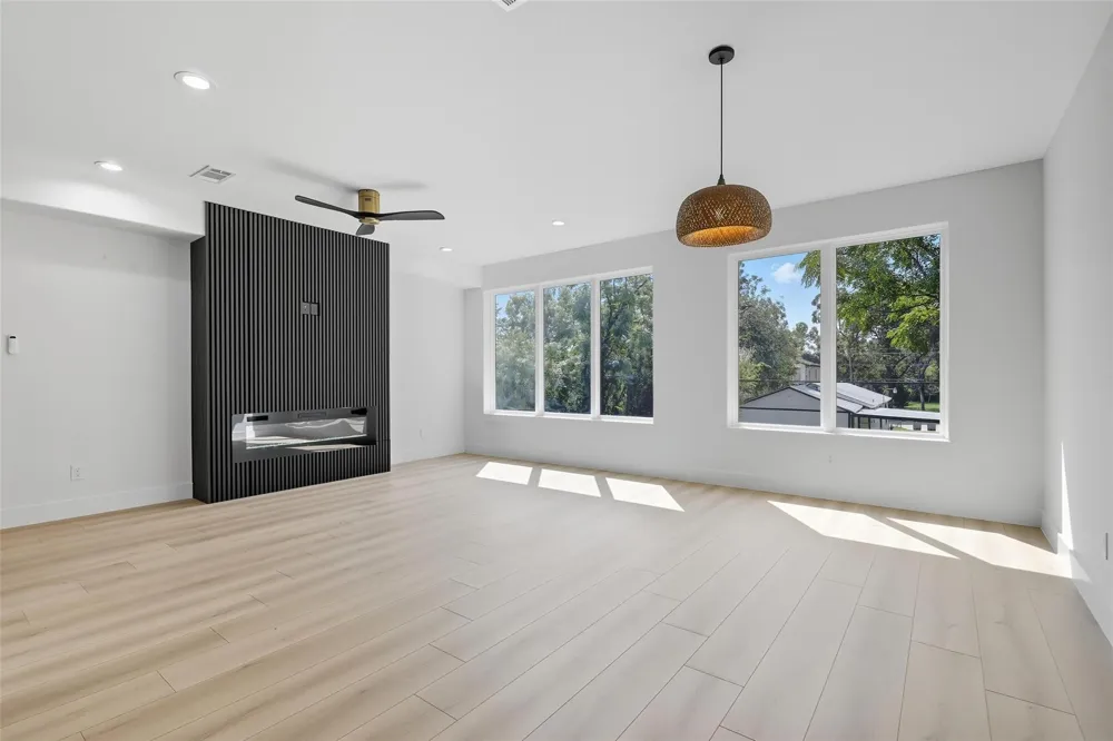 1906 Leath Street Dallas, TX 75212