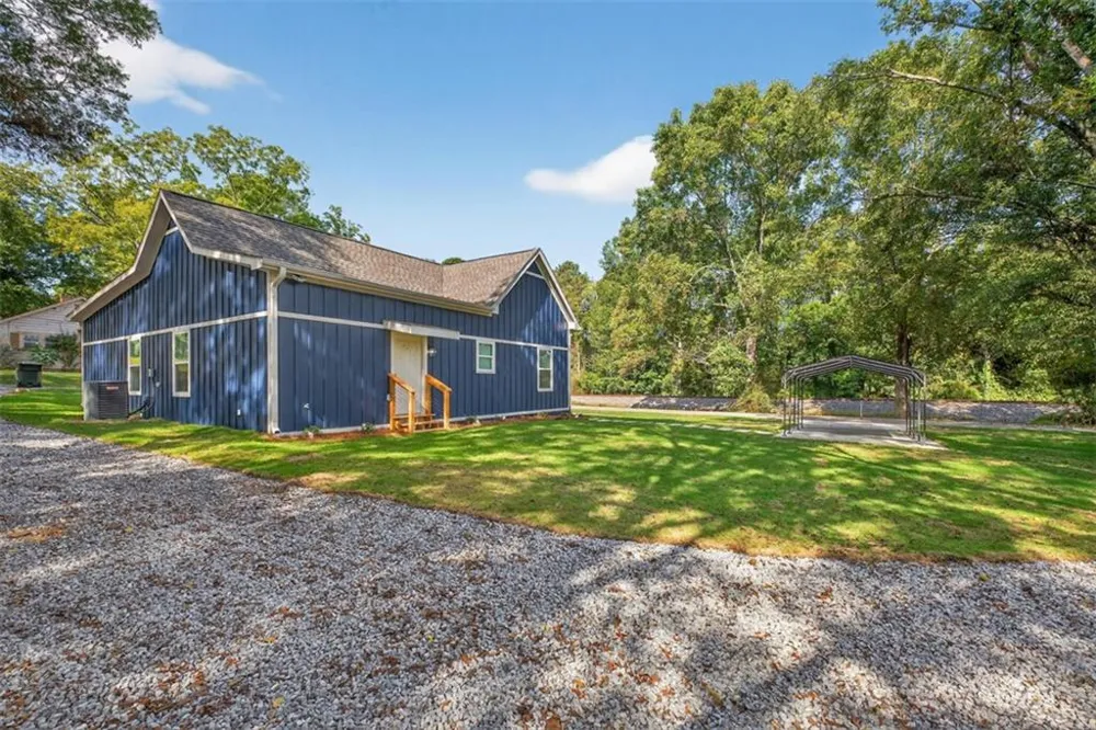 4217 Railroad Street Oakwood, GA 30566