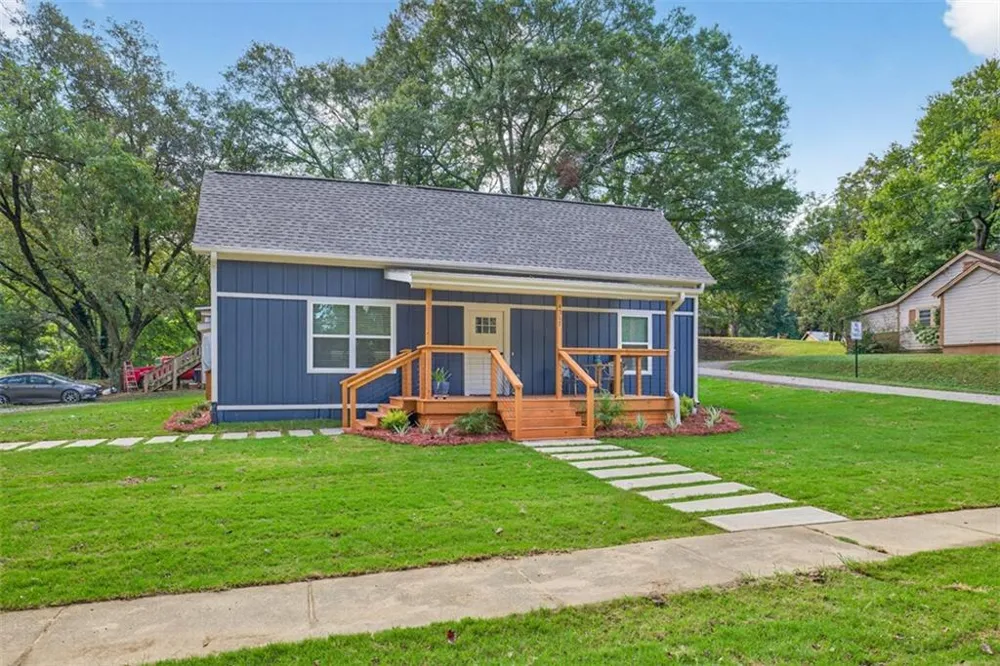 4217 Railroad Street Oakwood, GA 30566