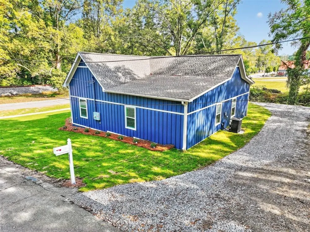 4217 Railroad Street Oakwood, GA 30566