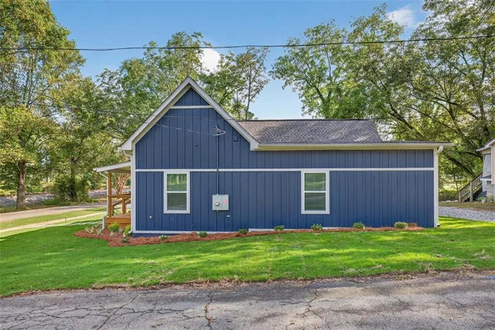4217 Railroad Street Oakwood, GA 30566