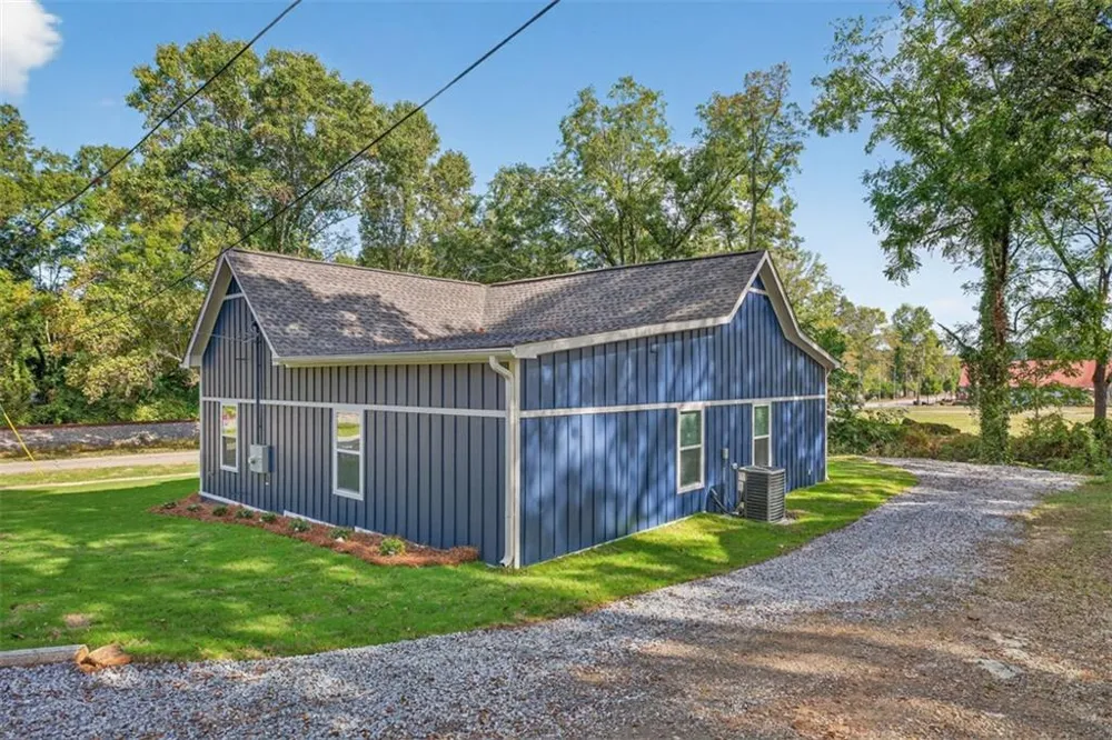4217 Railroad Street Oakwood, GA 30566