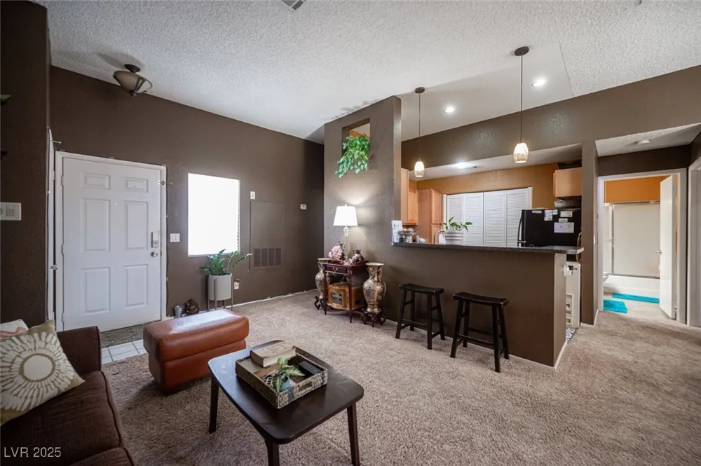 3150 Soft Breezes Drive #2220 Las Vegas, NV 89128