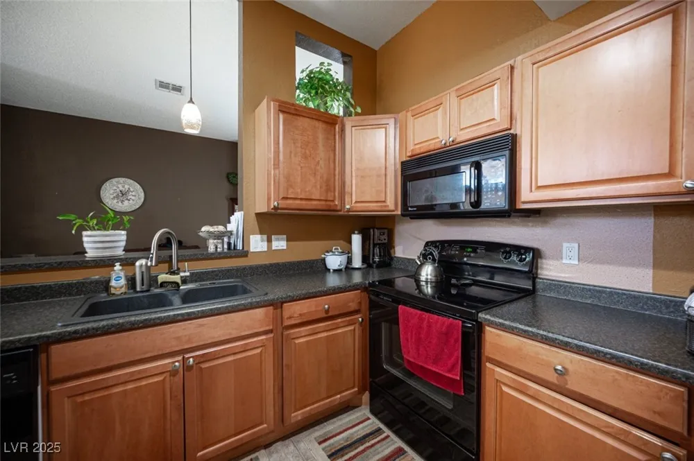 3150 Soft Breezes Drive #2220 Las Vegas, NV 89128