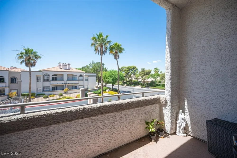 3150 Soft Breezes Drive #2220 Las Vegas, NV 89128