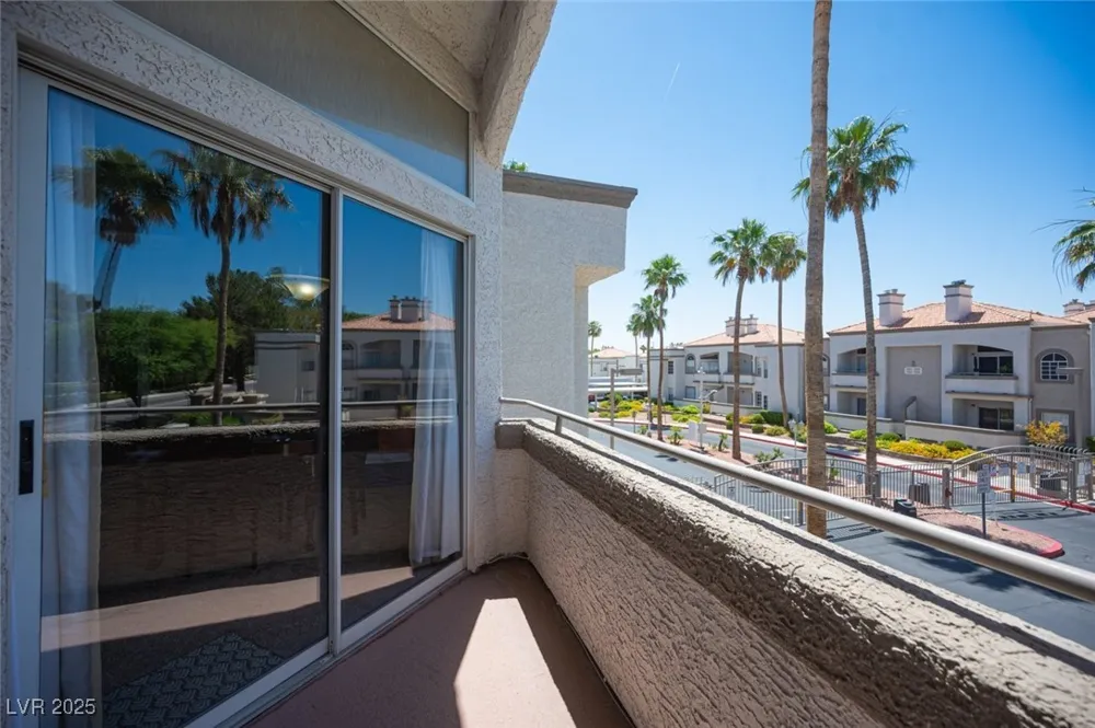 3150 Soft Breezes Drive #2220 Las Vegas, NV 89128
