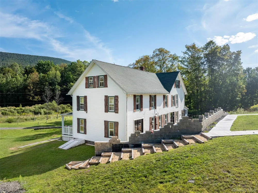 3 Leon Macglashan Road Windham, NY 12496