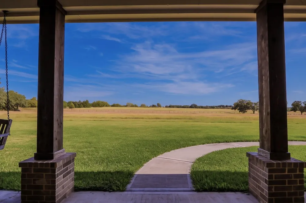 1221 Boundary School Road Burton, TX 77835