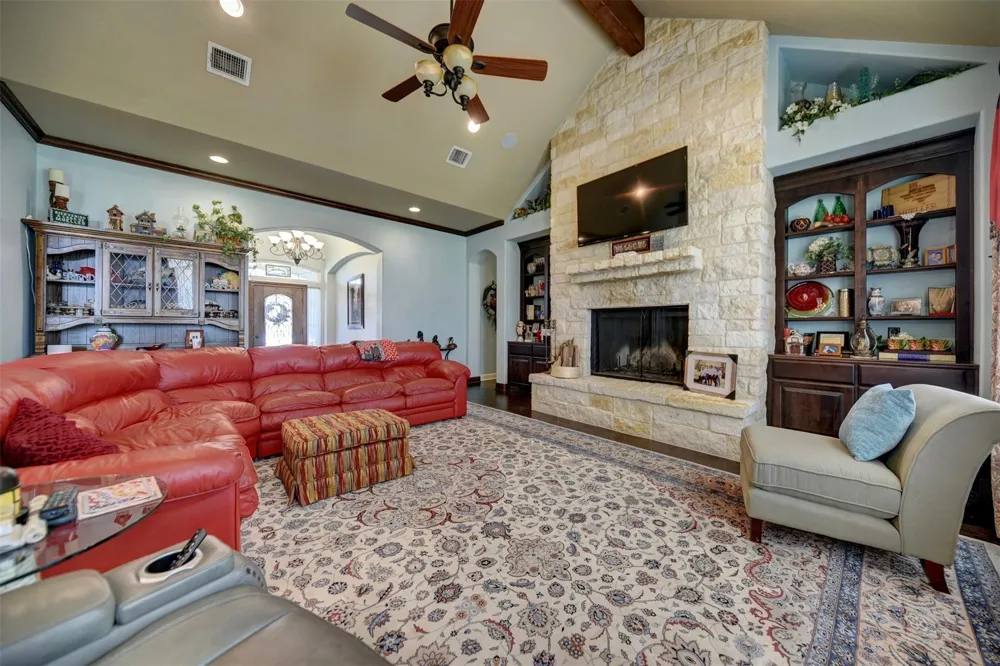 1221 Boundary School Road Burton, TX 77835