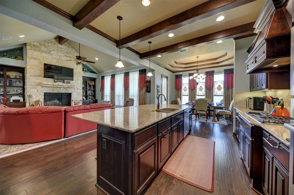 1221 Boundary School Road Burton, TX 77835