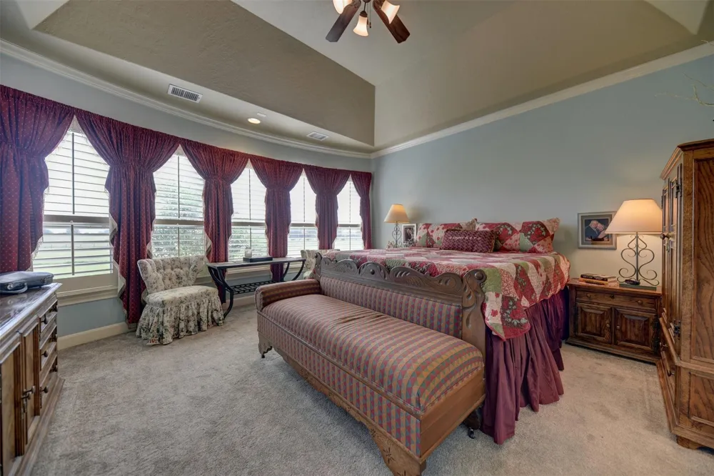 1221 Boundary School Road Burton, TX 77835