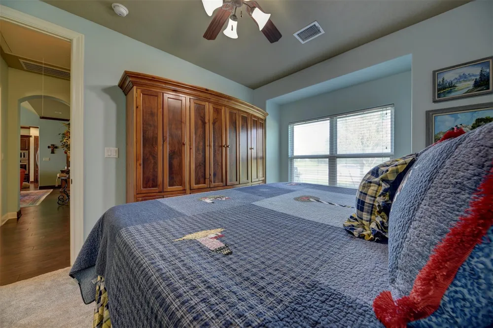 1221 Boundary School Road Burton, TX 77835