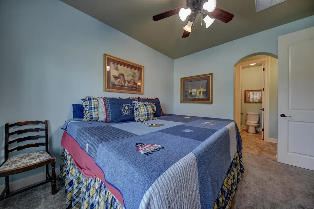 1221 Boundary School Road Burton, TX 77835
