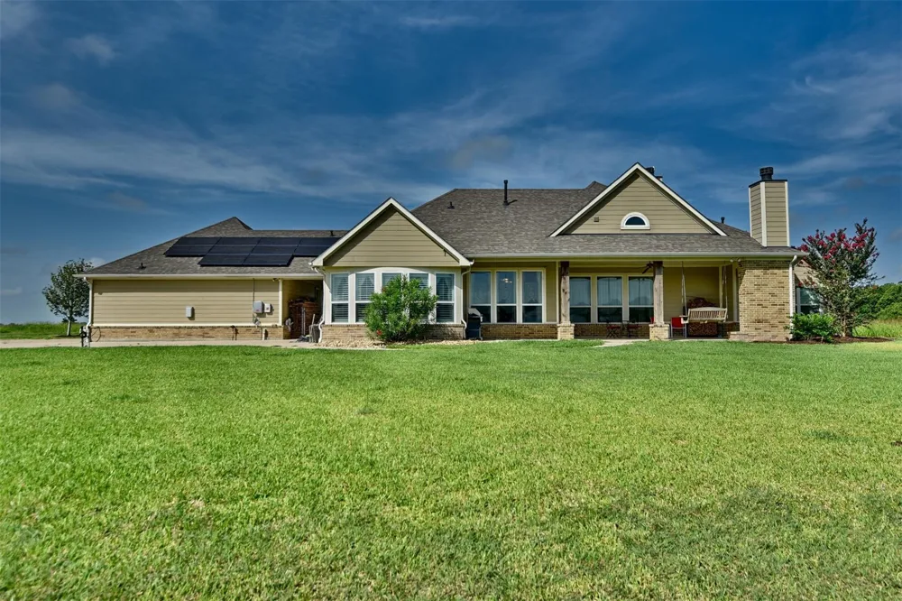 1221 Boundary School Road Burton, TX 77835