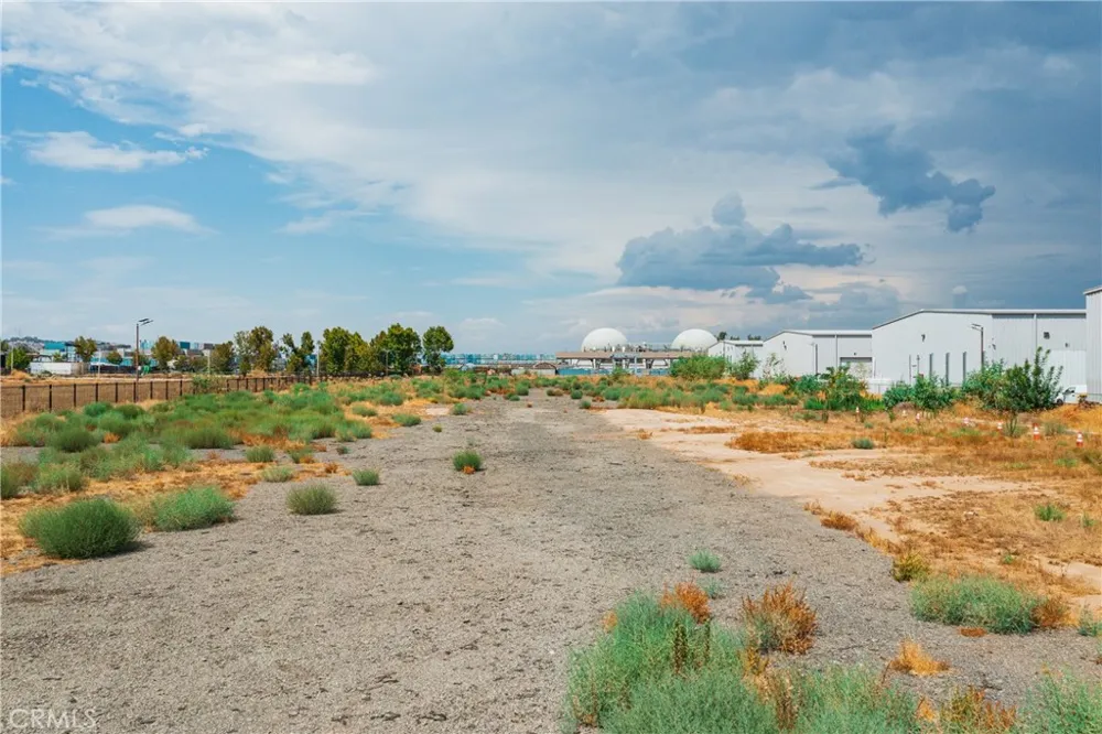 24 Malbert Perris, CA 92570