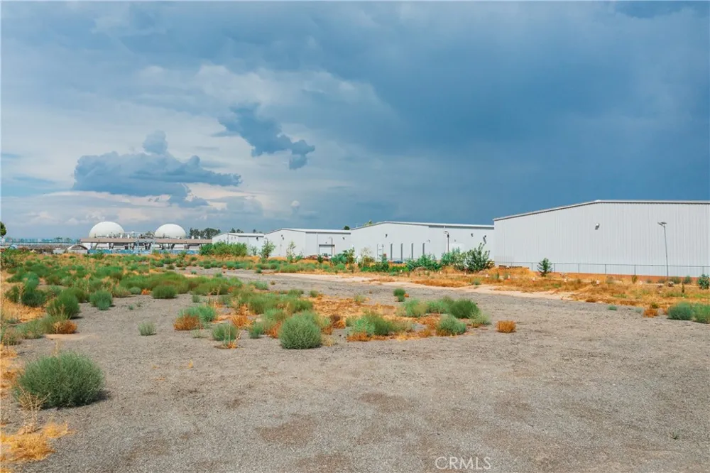24 Malbert Perris, CA 92570