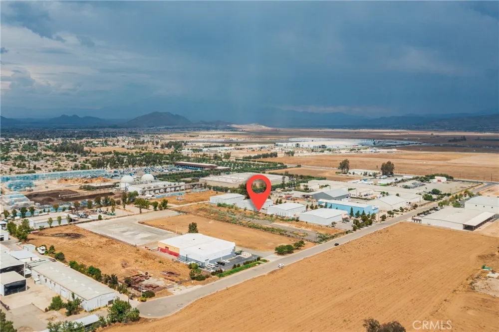 24 Malbert Perris, CA 92570
