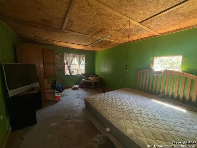 2206 smith Laredo, TX 78046