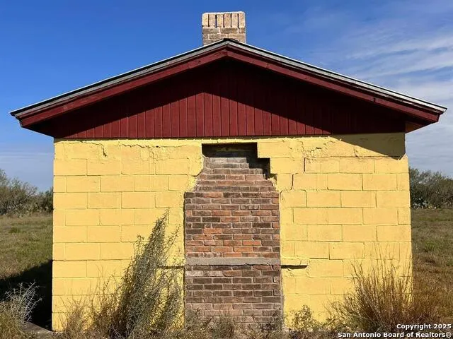 202 Camino Bolivar Laredo, TX 78043