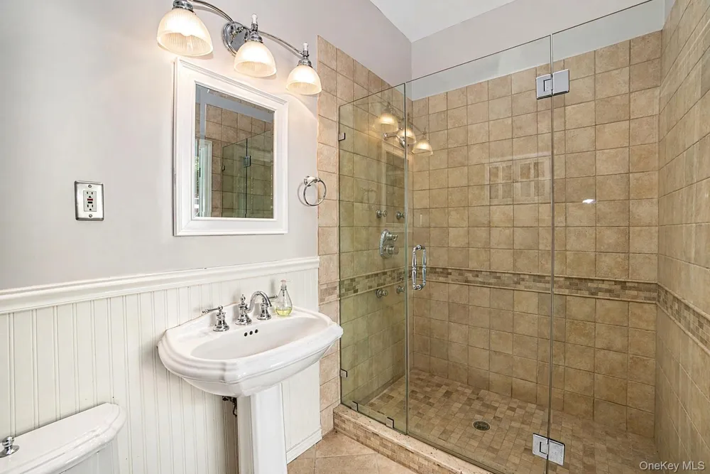 704 Short Beach Road Nissequogue, NY 11780