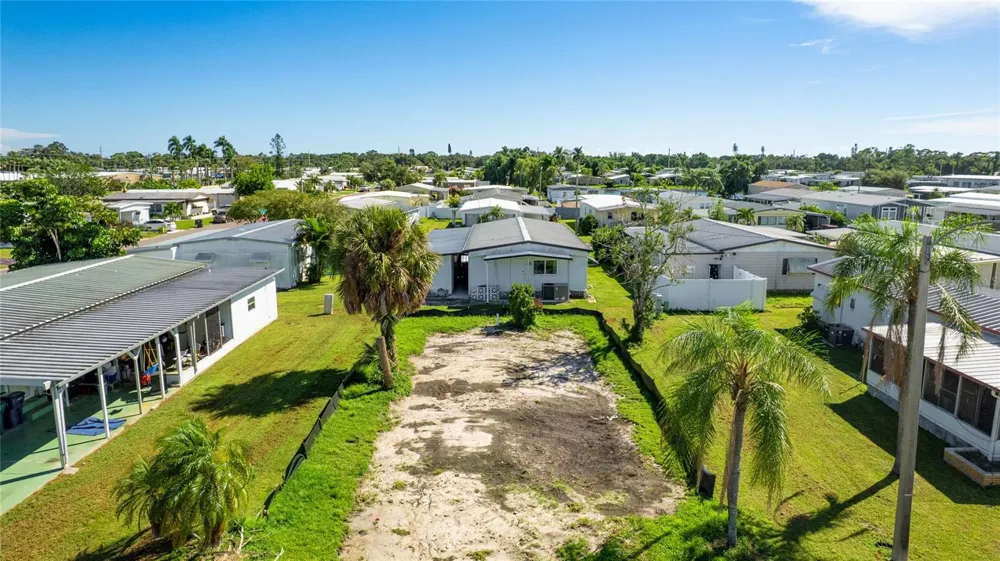 306 50TH AVENUE PLAZA E Bradenton, FL 34203