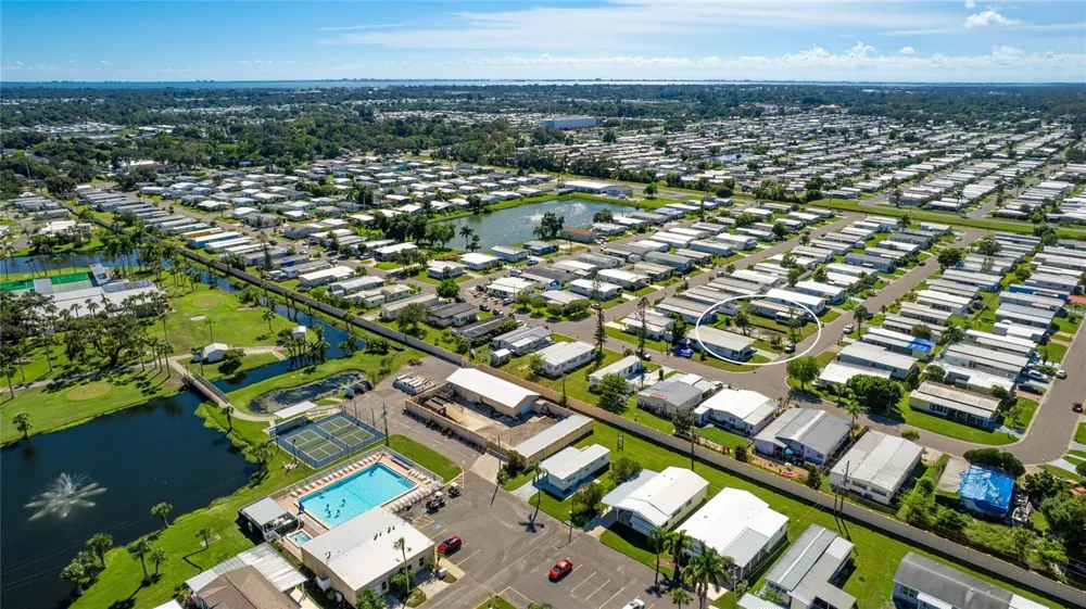 306 50TH AVENUE PLAZA E Bradenton, FL 34203