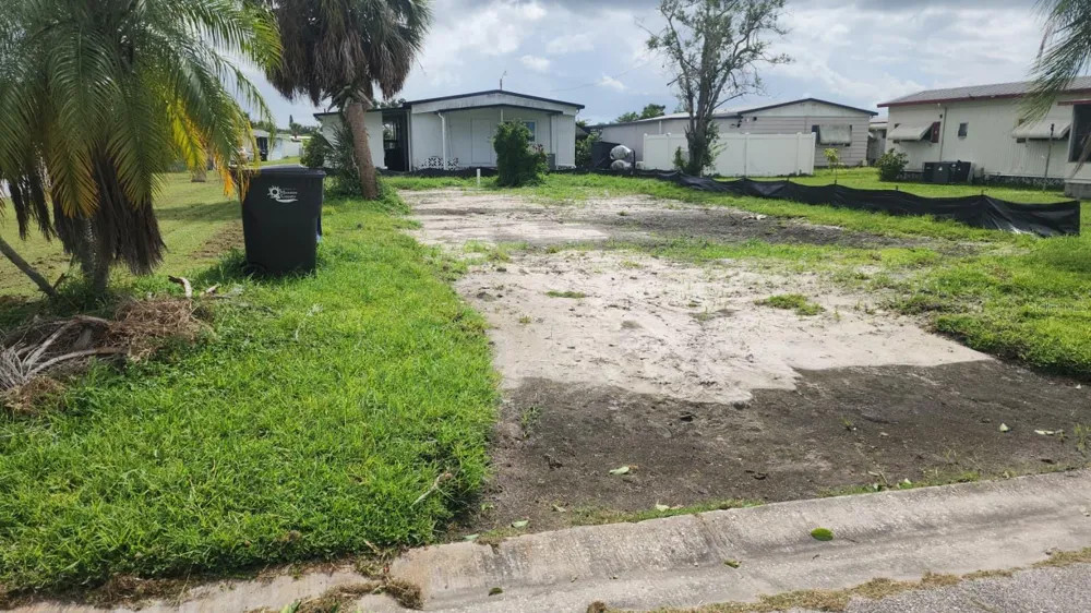 306 50TH AVENUE PLAZA E Bradenton, FL 34203