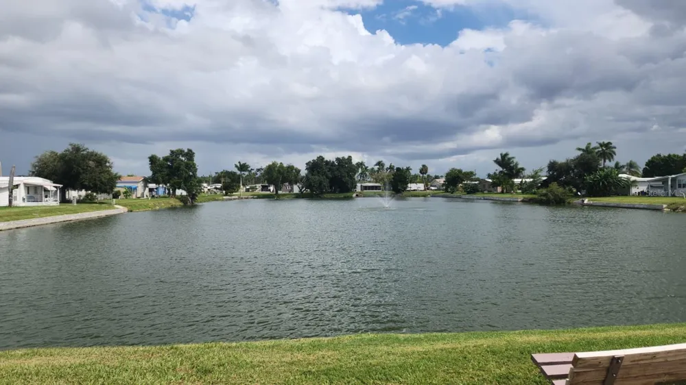 306 50TH AVENUE PLAZA E Bradenton, FL 34203