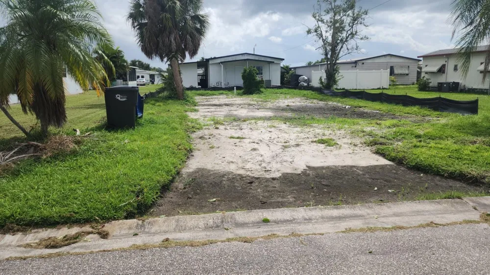 306 50TH AVENUE PLAZA E Bradenton, FL 34203